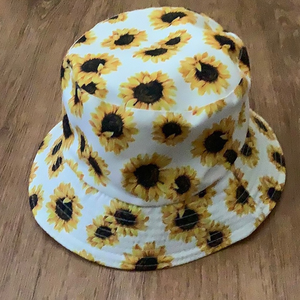 Sunflower bucket hat